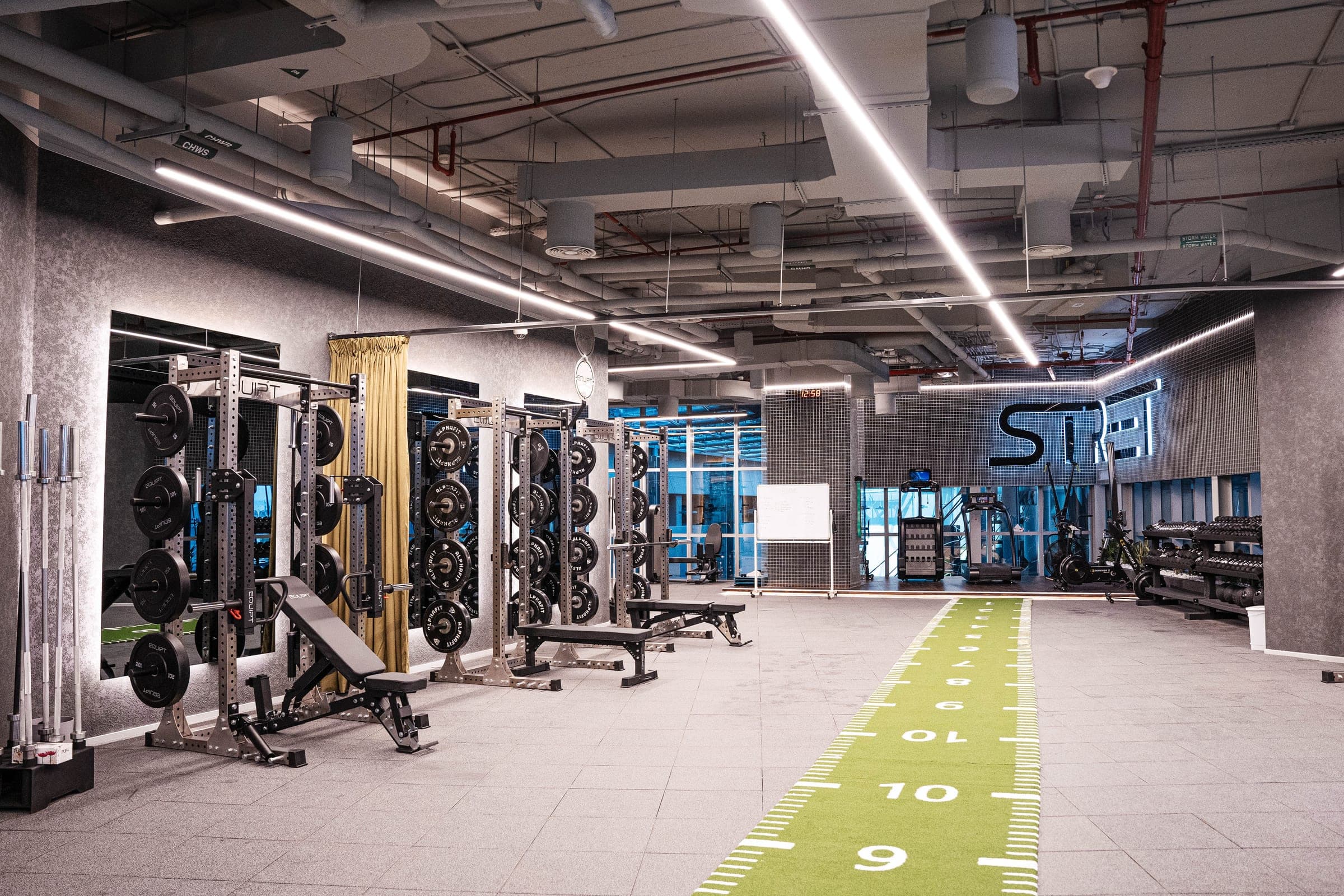 OX. The performance room.